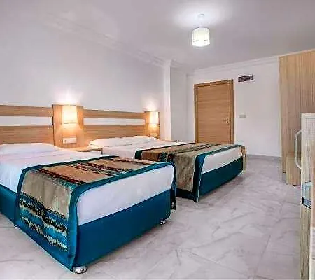 Hotel Life 2*