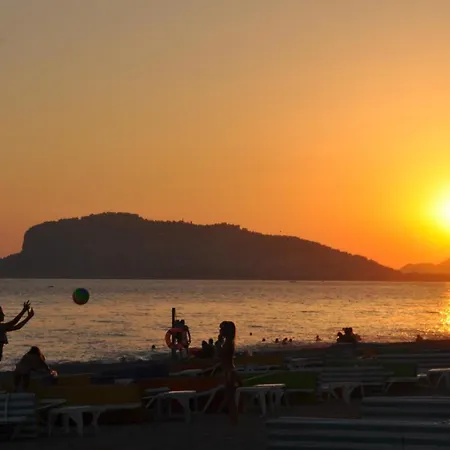 Ξενοδοχείο Life 2*
